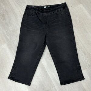 DG2 Capri Jeans with Stretch